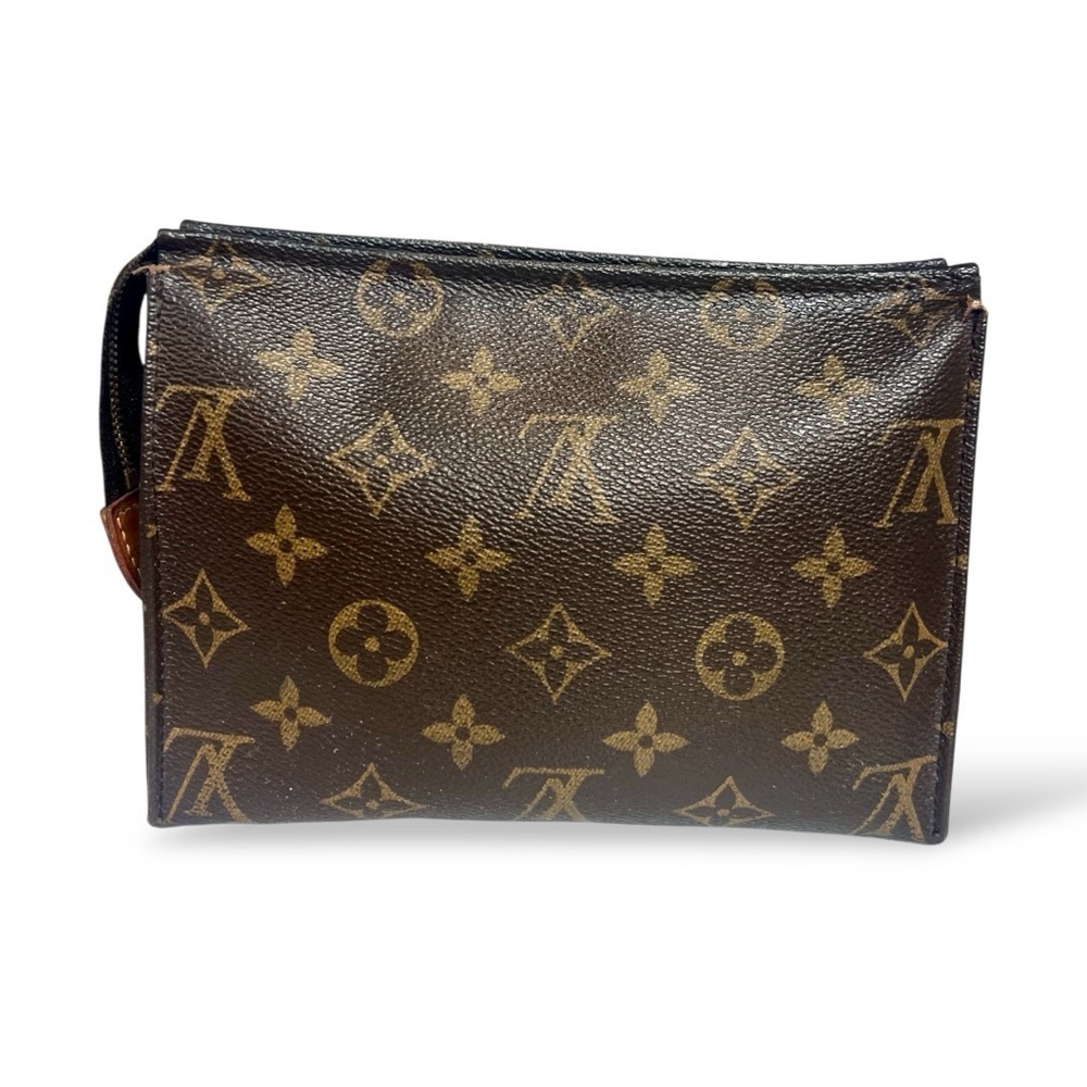 LOUIS VUITTON
Vintage Monogram Toiletry Pouch 17 - Picture 3 of 13